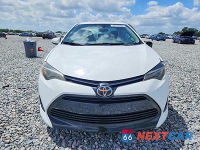 Piąte zdjęcie samochodu w środku: 2017 TOYOTA COROLLA L VIN:2T1BURHE5HC770682 - miniatura