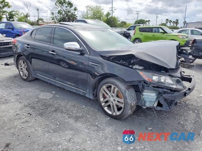 Czwarte zdjęcie samochodu z boku: 2013 KIA OPTIMA SX VIN:5XXGR4A60DG111490 - miniatura