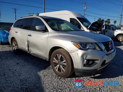 Czwarte zdjęcie samochodu z boku: 2019 NISSAN PATHFINDER SV VIN:5N1DR2MN0KC577245 - miniatura