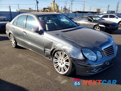 Czwarte zdjęcie samochodu z boku: 2008 MERCEDES-BENZ E 350 4MATIC VIN:WDBUF87X58B239138 - miniatura