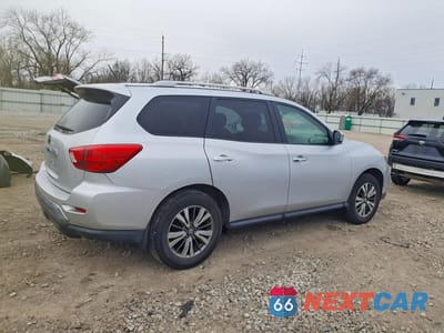 Trzecie zdjęcie samochodu z tyłu: 2018 NISSAN PATHFINDER S VIN:5N1DR2MNXJC645503 - miniatura