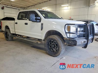 Czwarte zdjęcie samochodu z boku: 2018 FORD F250 SUPER DUTY VIN:1FT7W2BTXJEB34647 - miniatura