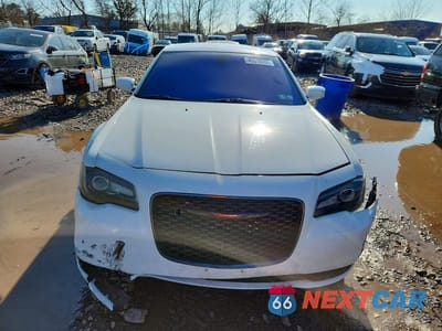 Piąte zdjęcie samochodu w środku: 2021 CHRYSLER 300 S VIN:2C3CCABG4MH523659 - miniatura