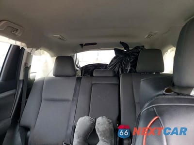 Zdjęcie 10 z 13 samochodu: 2019 TOYOTA HIGHLANDER LE VIN:5TDZARFH8KS053504 - miniatura
