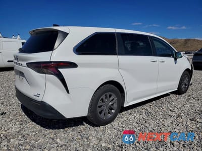 Trzecie zdjęcie samochodu z tyłu: 2023 TOYOTA SIENNA LE 8-PASSENGER VIN:5TDKRKEC8PS163984 - miniatura