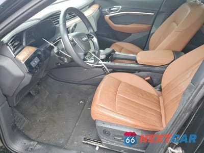 Zdjęcie 7 z 12 samochodu: 2022 AUDI E-TRON PREMIUM VIN:WA1AAAGE1NB005612 - miniatura