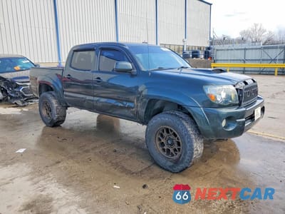 Czwarte zdjęcie samochodu z boku: 2011 TOYOTA TACOMA V6 VIN:3TMLU4EN7BM078319 - miniatura