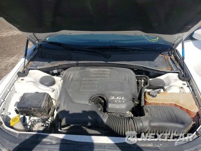 Zdjęcie 11 z 12 samochodu: 2017 CHRYSLER 300 LIMITED VIN:2C3CCAAGXHH646471 - miniatura