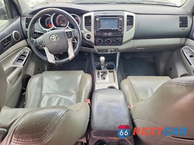 Zdjęcie 8 z 12 samochodu: 2015 TOYOTA TACOMA V6 VIN:3TMLU4EN9FM185846 - miniatura