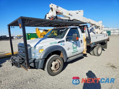 2016 FORD F550 SUPER DUTY BUCKET TRUCK 1FDUF5HT3GEB43187 - główne zdjęcie licytacji z USA - miniatura