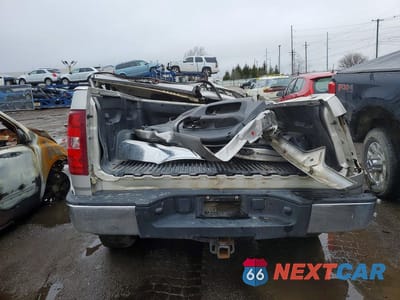 Zdjęcie 6 z 11 samochodu: 2008 CHEVROLET SILVERADO K1500 VIN:2GCEK190981306316 - miniatura