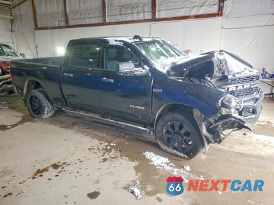 Czwarte zdjęcie samochodu z boku: 2021 RAM 2500 TRADESMAN VIN:3C6UR5CJ3MG523885 - miniatura