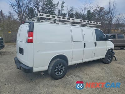 Trzecie zdjęcie samochodu z tyłu: 2019 CHEVROLET EXPRESS 2500 CARGO UTILITY / SERVICE VAN VIN:1GCWGAFGXH1137999 - miniatura