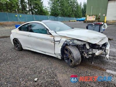 Czwarte zdjęcie samochodu z boku: 2015 BMW M4 VIN:WBS3R9C57FK330528 - miniatura