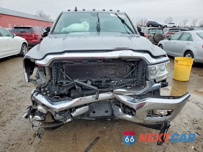 Piąte zdjęcie samochodu w środku: 2019 RAM 2500 TRADESMAN VIN:3C6UR5CL3KG570381 - miniatura