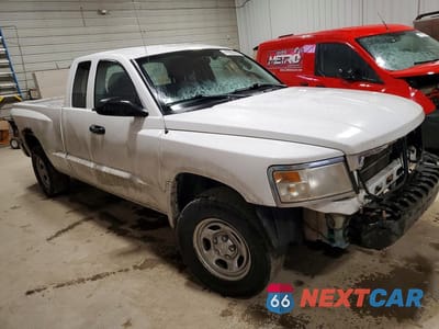 Czwarte zdjęcie samochodu z boku: 2011 DODGE DAKOTA ST VIN:1D7RW2BK0BS626533 - miniatura