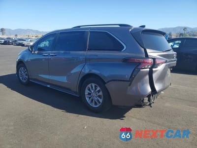 Drugie zdjęcie samochodu z przodu: 2022 TOYOTA SIENNA XLE 8-PASSENGER VIN:5TDJRKEC3NS116239 - miniatura