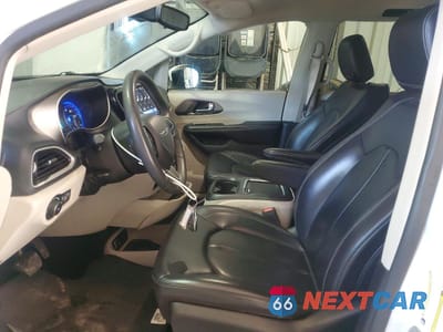 Zdjęcie 7 z 13 samochodu: 2023 CHRYSLER PACIFICA TOURING L VIN:2C4RC1BGXPR524335 - miniatura