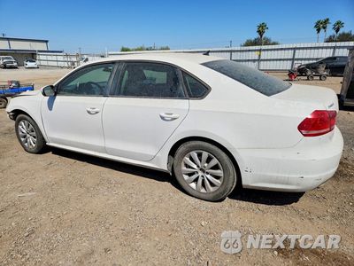 Drugie zdjęcie samochodu z przodu: 2013 VOLKSWAGEN PASSAT S VIN:1VWAH7A32DC044906 - miniatura