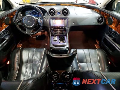 Zdjęcie 8 z 12 samochodu: 2011 JAGUAR XJL VIN:SAJWA2GB6BLV07658 - miniatura