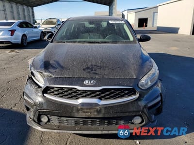 Piąte zdjęcie samochodu w środku: 2019 KIA FORTE LXS VIN:3KPF24AD5KE093346 - miniatura