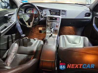 Zdjęcie 8 z 12 samochodu: 2014 VOLVO S60 T5 VIN:YV1612FS7E2275530 - miniatura