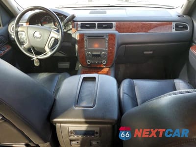 Zdjęcie 8 z 12 samochodu: 2013 CHEVROLET AVALANCHE LTZ VIN:3GNTKGE7XDG237528 - miniatura