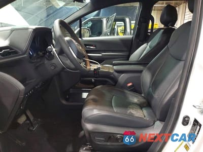 Zdjęcie 7 z 13 samochodu: 2025 TOYOTA SIENNA PLATINUM 7-PASSENGER VIN:5TDESKFC3SS201341 - miniatura
