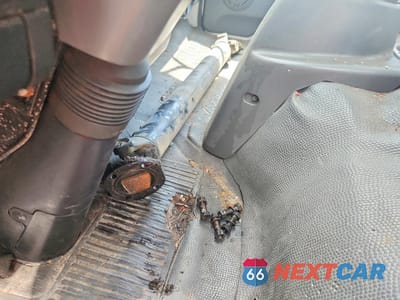 Zdjęcie 13 z 14 samochodu: 1998 ISUZU NPR BOX TRUCK VIN:4KLB4B1R5WJ001895 - miniatura