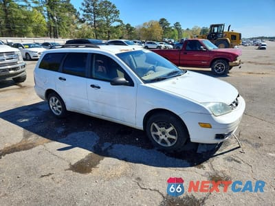Czwarte zdjęcie samochodu z boku: 2005 FORD FOCUS ZXW VIN:1FAFP36N55W180614 - miniatura