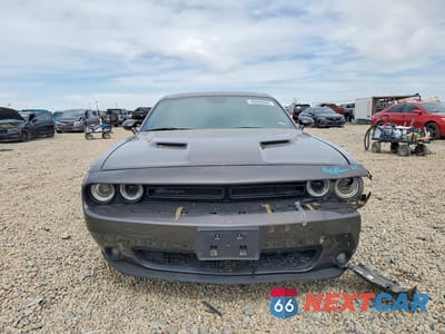 Piąte zdjęcie samochodu w środku: 2022 DODGE CHALLENGER SXT VIN:2C3CDZAG4NH212067 - miniatura