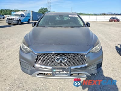 Piąte zdjęcie samochodu w środku: 2017 INFINITI QX30 LUXURY VIN:SJKCH5CR2HA038197 - miniatura