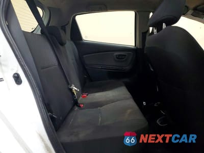 Zdjęcie 10 z 13 samochodu: 2015 TOYOTA YARIS 5-DOOR L VIN:VNKKTUD39FA036436 - miniatura