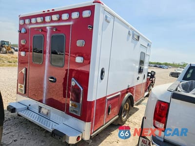 Trzecie zdjęcie samochodu z tyłu: 2010 FORD F350 SUPER DUTY AMBULANCE VIN:1FDWF3GR0AEB39706 - miniatura
