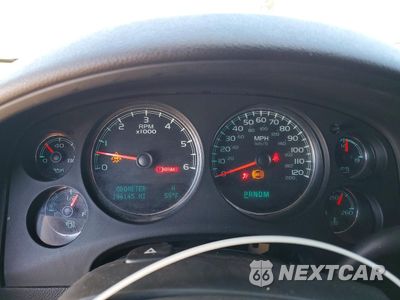 Zdjęcie 9 z 14 samochodu: 2011 GMC YUKON DENALI VIN:1GKS1EEF1BR399777 - miniatura