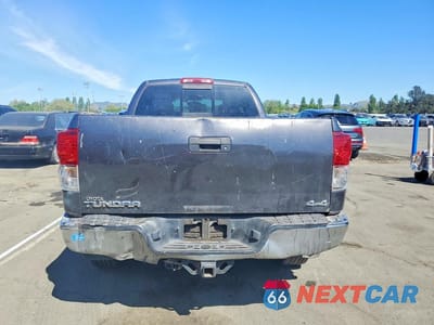 Zdjęcie 6 z 12 samochodu: 2013 TOYOTA TUNDRA GRADE VIN:5TFUY5F18DX281128 - miniatura