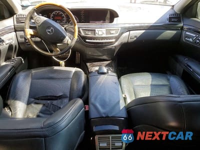 Zdjęcie 8 z 11 samochodu: 2012 MERCEDES-BENZ S 550 VIN:WDDNG7DB4CA438322 - miniatura