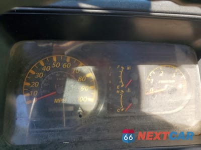 Zdjęcie 9 z 13 samochodu: 2006 ISUZU NPR SWEEPER TRUCK VIN:JALB4B16567024014 - miniatura