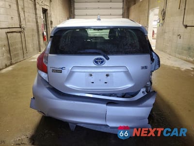 Zdjęcie 6 z 13 samochodu: 2016 TOYOTA PRIUS C TWO VIN:JTDKDTB3XG1118454 - miniatura