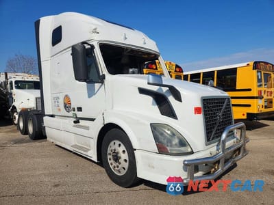 2014 VOLVO VNL SEMI TRUCK 4V4NC9TG2EN176153 - główne zdjęcie licytacji z USA - miniatura