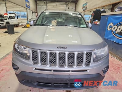 Piąte zdjęcie samochodu w środku: 2015 JEEP COMPASS LATITUDE VIN:1C4NJCEAXFD335936 - miniatura
