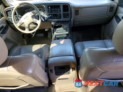 Zdjęcie 8 z 13 samochodu: 2005 GMC YUKON XL DENALI VIN:1GKFK66U35J212186 - miniatura