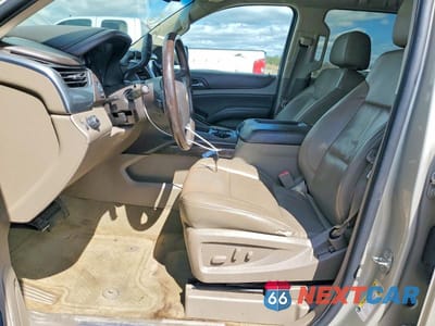 Zdjęcie 7 z 12 samochodu: 2015 CHEVROLET SUBURBAN C1500 LT VIN:1GNSCJKC3FR560037 - miniatura