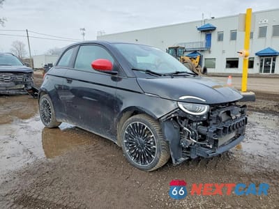Czwarte zdjęcie samochodu z boku: 2024 FIAT 500 E RED VIN:ZFAFFAA48RX208073 - miniatura