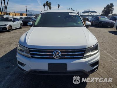 Piąte zdjęcie samochodu w środku: 2018 VOLKSWAGEN TIGUAN VIN:3VV1B7AX0JM098272 - miniatura