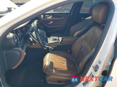 Zdjęcie 7 z 14 samochodu: 2017 MERCEDES-BENZ E 300 VIN:WDDZF4JBXHA098351 - miniatura