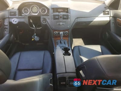 Zdjęcie 8 z 12 samochodu: 2008 MERCEDES-BENZ C 300 VIN:WDDGF54X98F090894 - miniatura