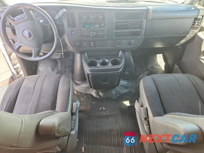 Zdjęcie 8 z 13 samochodu: 2018 GMC SAVANA 2500 CARGO DELIVERY VAN VIN:1GTW7AFG5J1902025 - miniatura