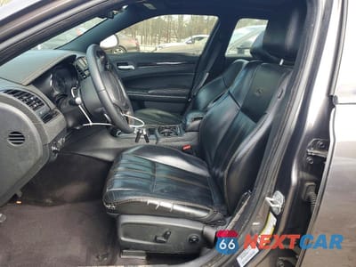 Zdjęcie 7 z 11 samochodu: 2017 CHRYSLER 300 S VIN:2C3CCABG7HH661380 - miniatura