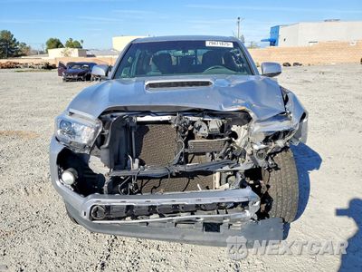 Piąte zdjęcie samochodu w środku: 2016 TOYOTA TACOMA TRD SPORT VIN:3TMAZ5CN4GM011279 - miniatura